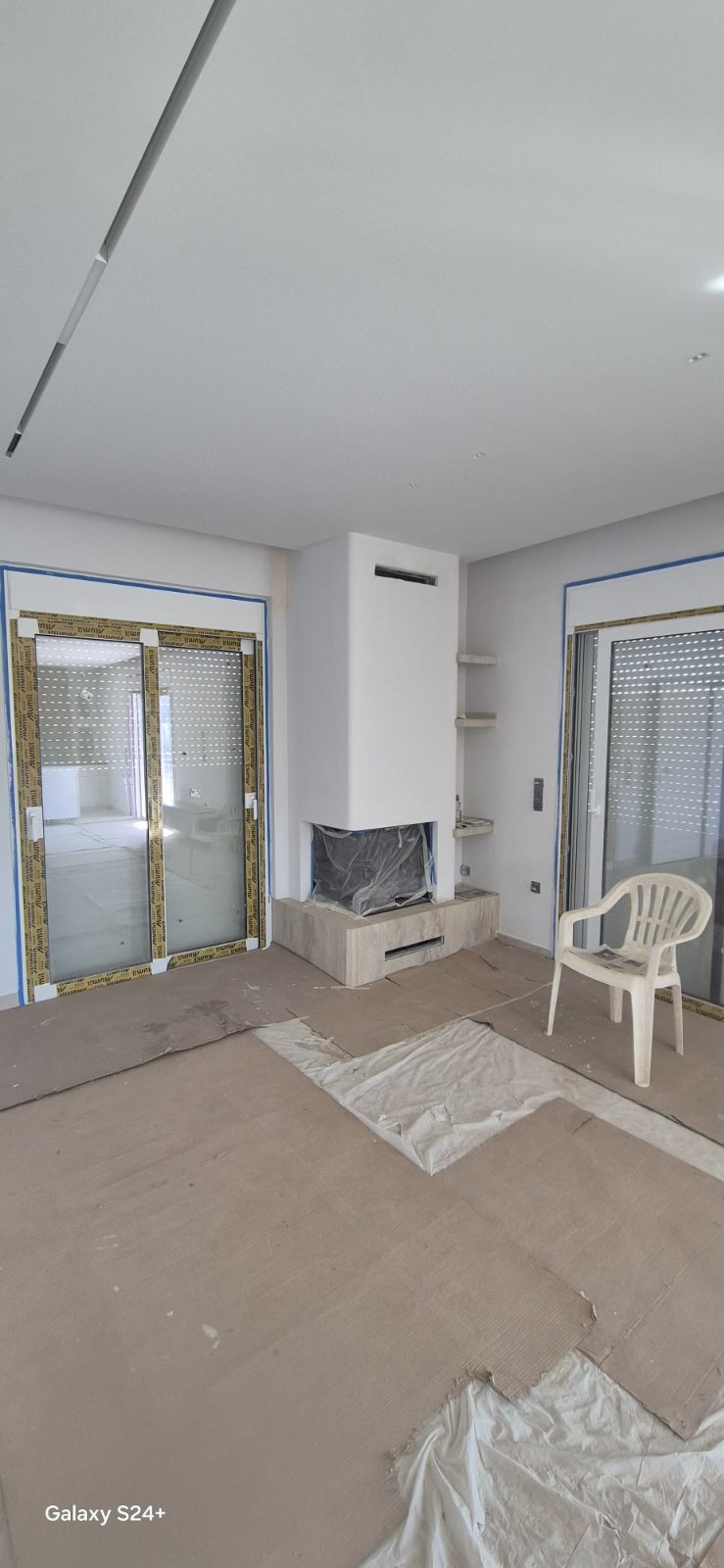 Σαλόνι με ενεργειακό τζάκι